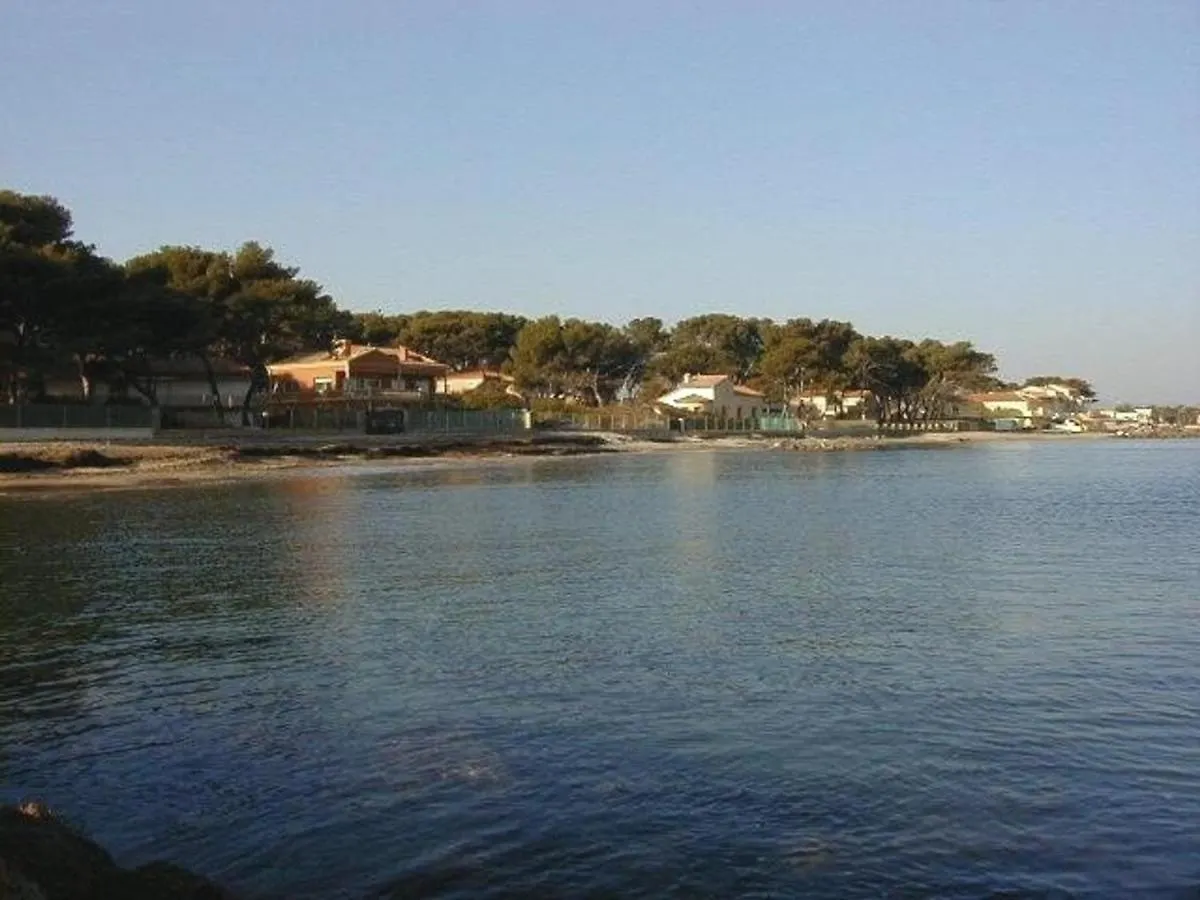 Appartement A Hyeres Avec Parking, Veranda Et Cuisine Equipee - Fr-1-335-177