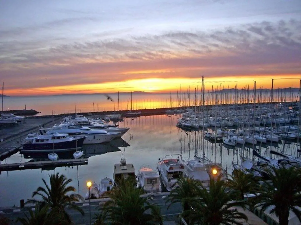 Apartment Appartement A Hyeres Avec Parking, Veranda Et Cuisine Equipee - Fr-1-335-177